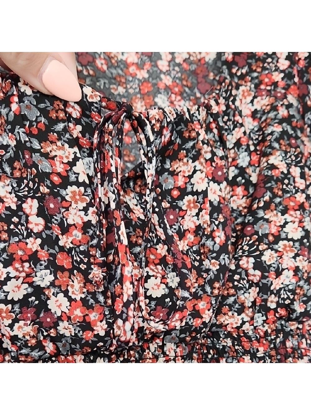 Floral Smocked Women's Top - Picture 4 of 8